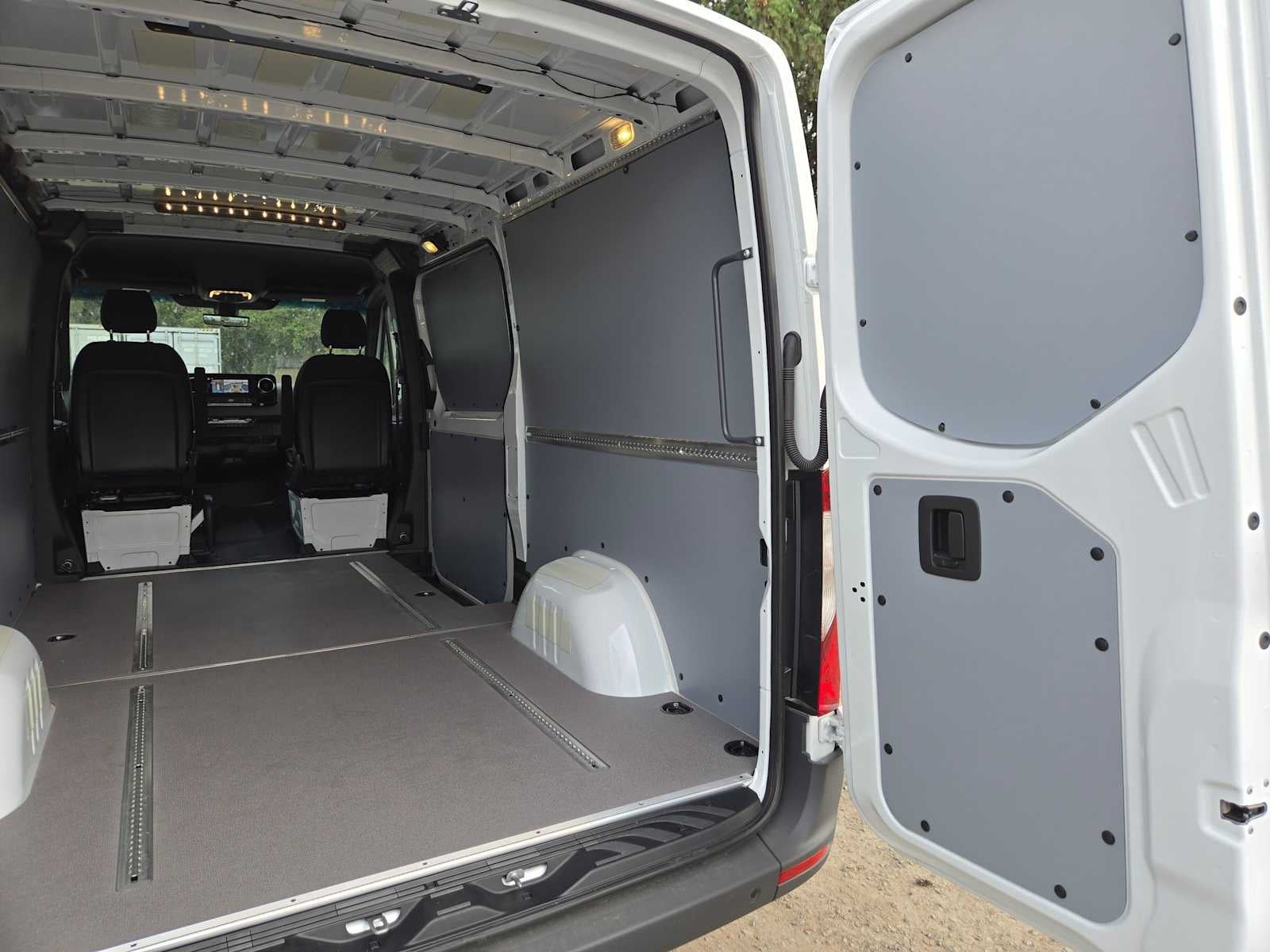 2026 Mercedes-Benz Sprinter Cargo 2500 Standard Roof I4 Diesel 144 RWD