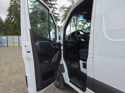 2026 Mercedes-Benz Sprinter Cargo 2500 Standard Roof I4 Diesel 144 RWD