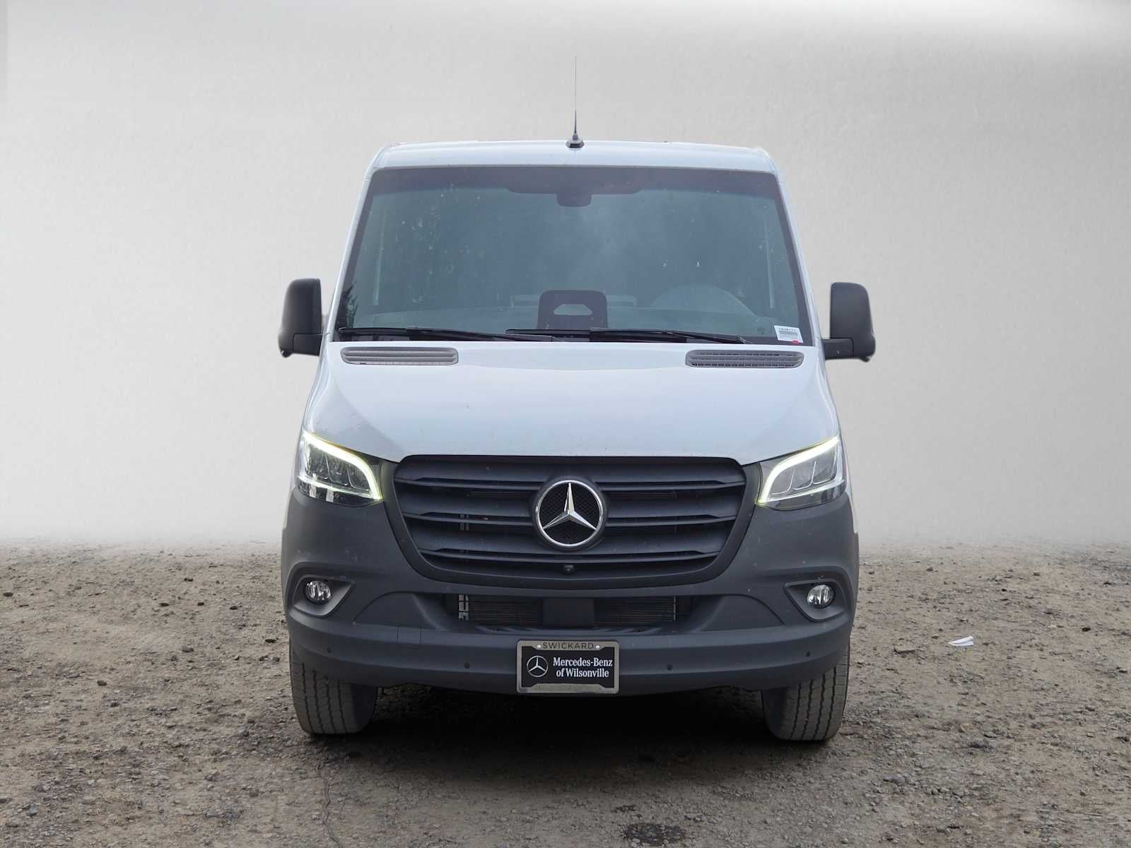 2026 Mercedes-Benz Sprinter Cargo 2500 Standard Roof I4 Diesel 144 RWD