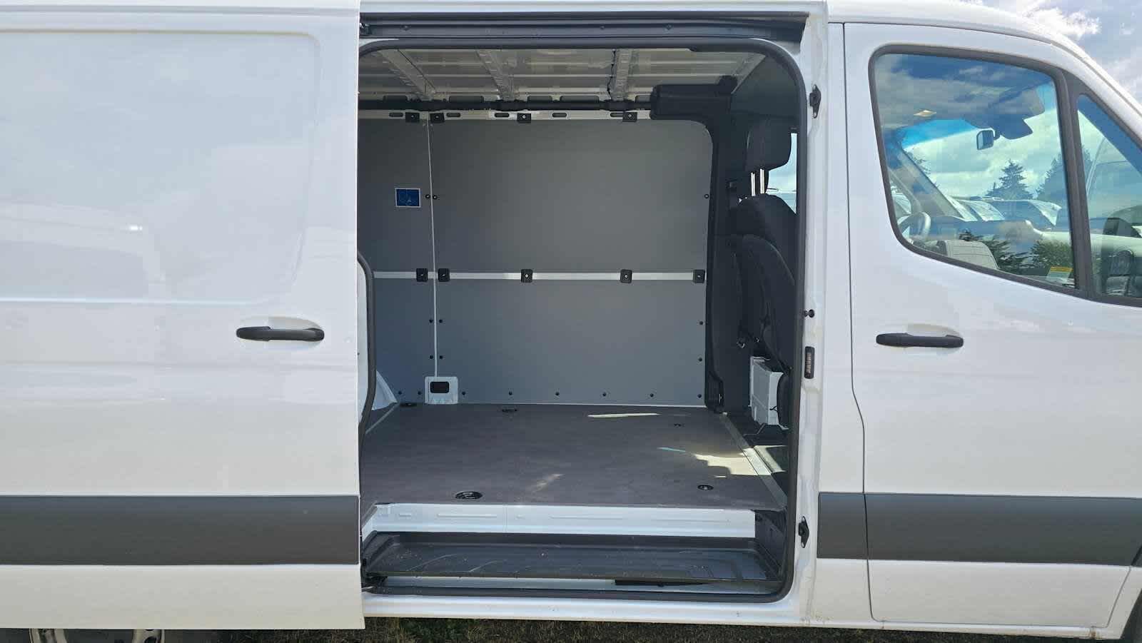 2025 Mercedes-Benz Sprinter Cargo Van 2500 Standard Roof I4 Diesel 144 RWD