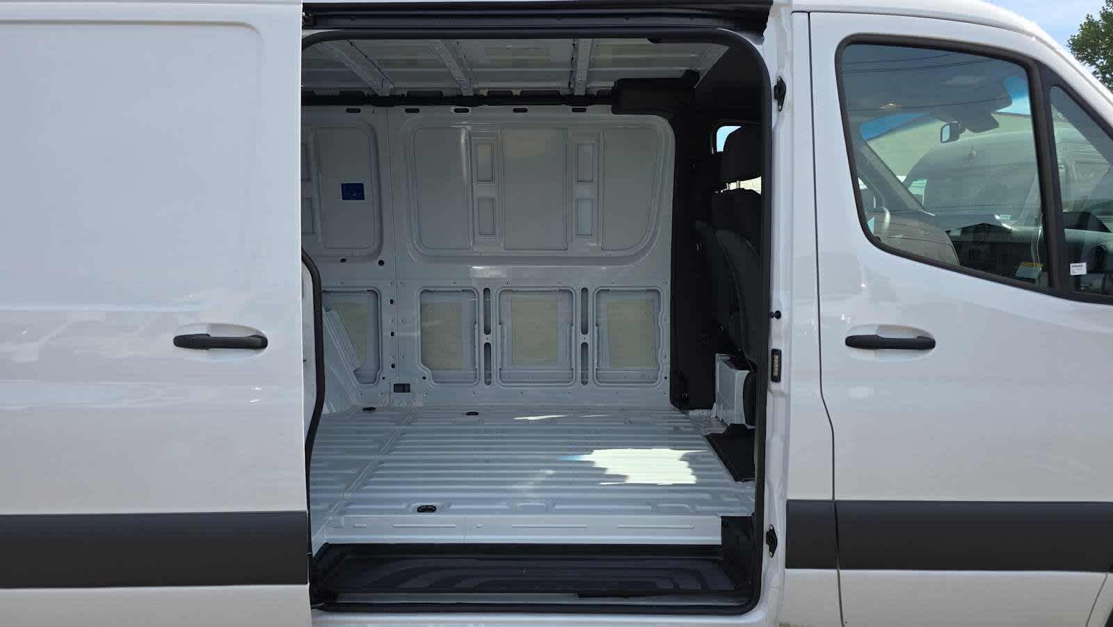 2025 Mercedes-Benz Sprinter Cargo Van 2500 Standard Roof I4 Diesel 144 RWD