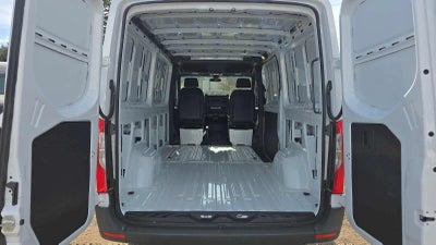 2025 Mercedes-Benz Sprinter Cargo Van 2500 Standard Roof I4 Diesel 144 RWD