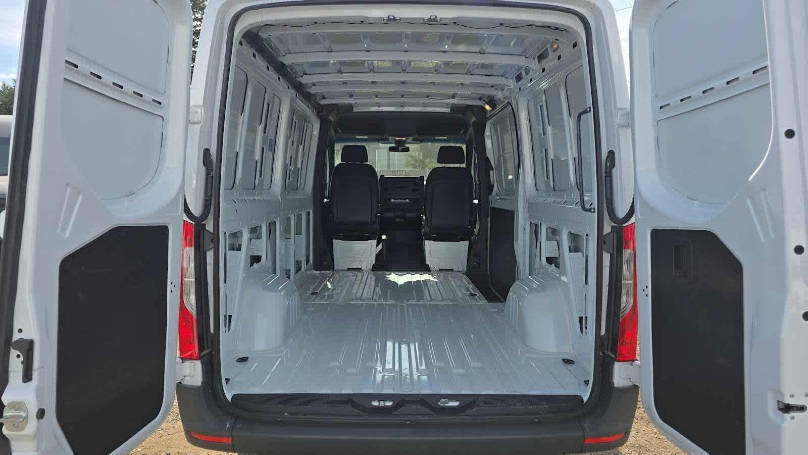 2025 Mercedes-Benz Sprinter Cargo Van 2500 Standard Roof I4 Diesel 144 RWD