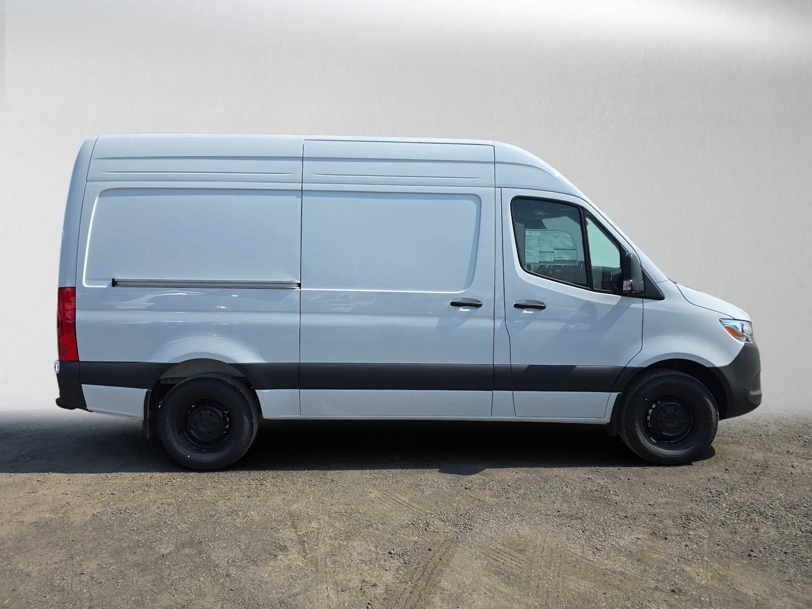 2026 Mercedes-Benz Sprinter Cargo 2500 Standard Roof I4 Diesel 144 RWD