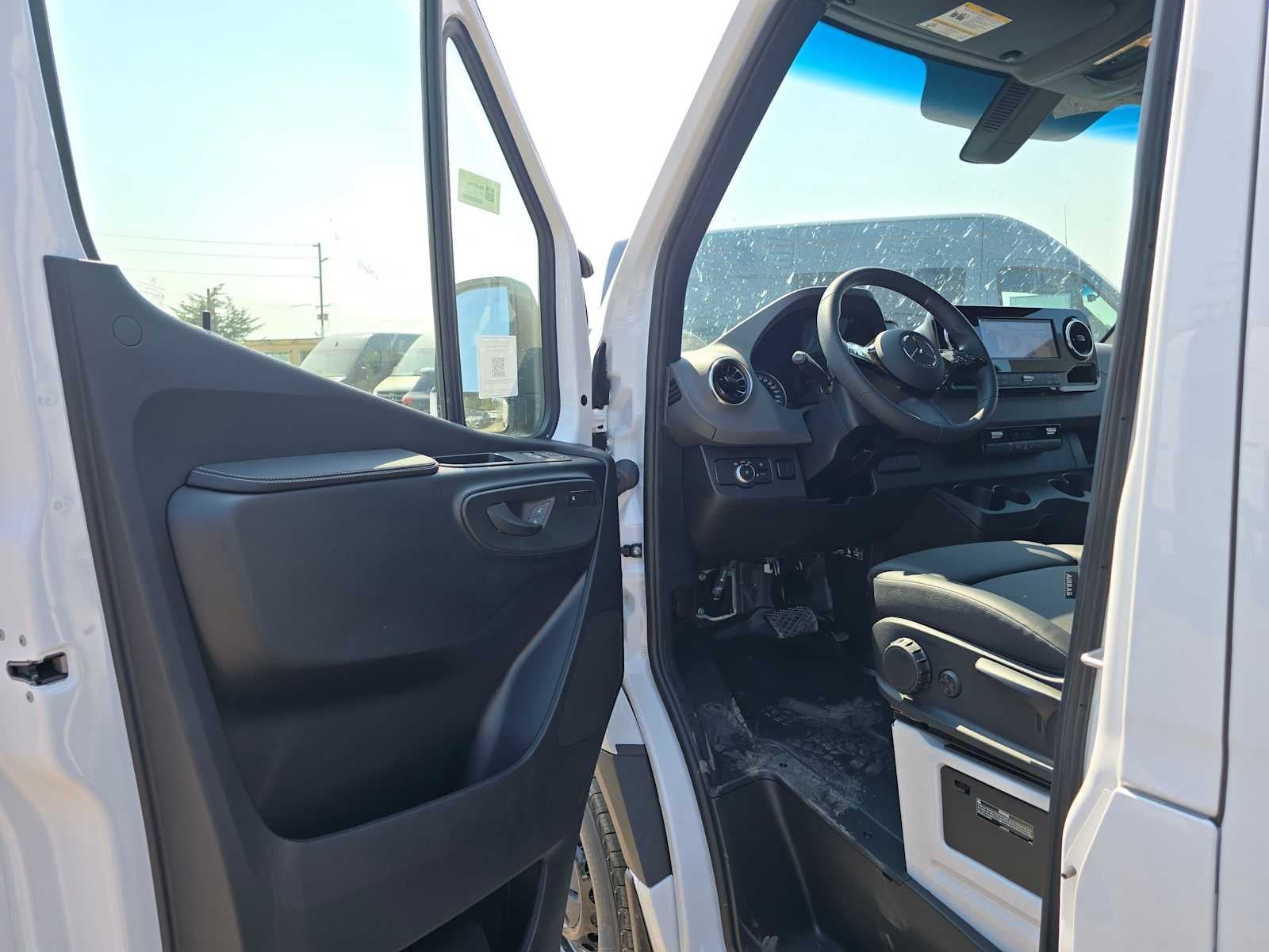 2026 Mercedes-Benz Sprinter Cargo 2500 Standard Roof I4 Diesel 144 RWD