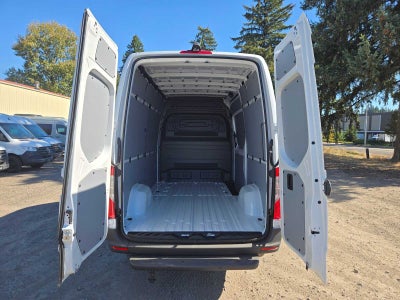 2026 Mercedes-Benz Sprinter Cargo 2500 Standard Roof I4 Diesel 144 RWD