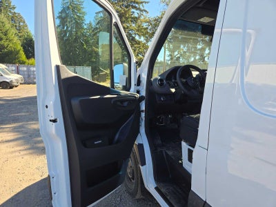 2026 Mercedes-Benz Sprinter Cargo 2500 Standard Roof I4 Diesel 144 RWD