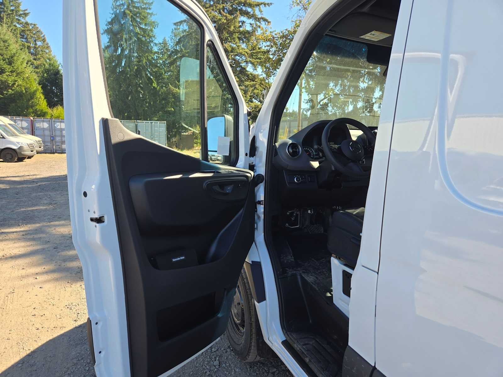 2026 Mercedes-Benz Sprinter Cargo 2500 Standard Roof I4 Diesel 144 RWD