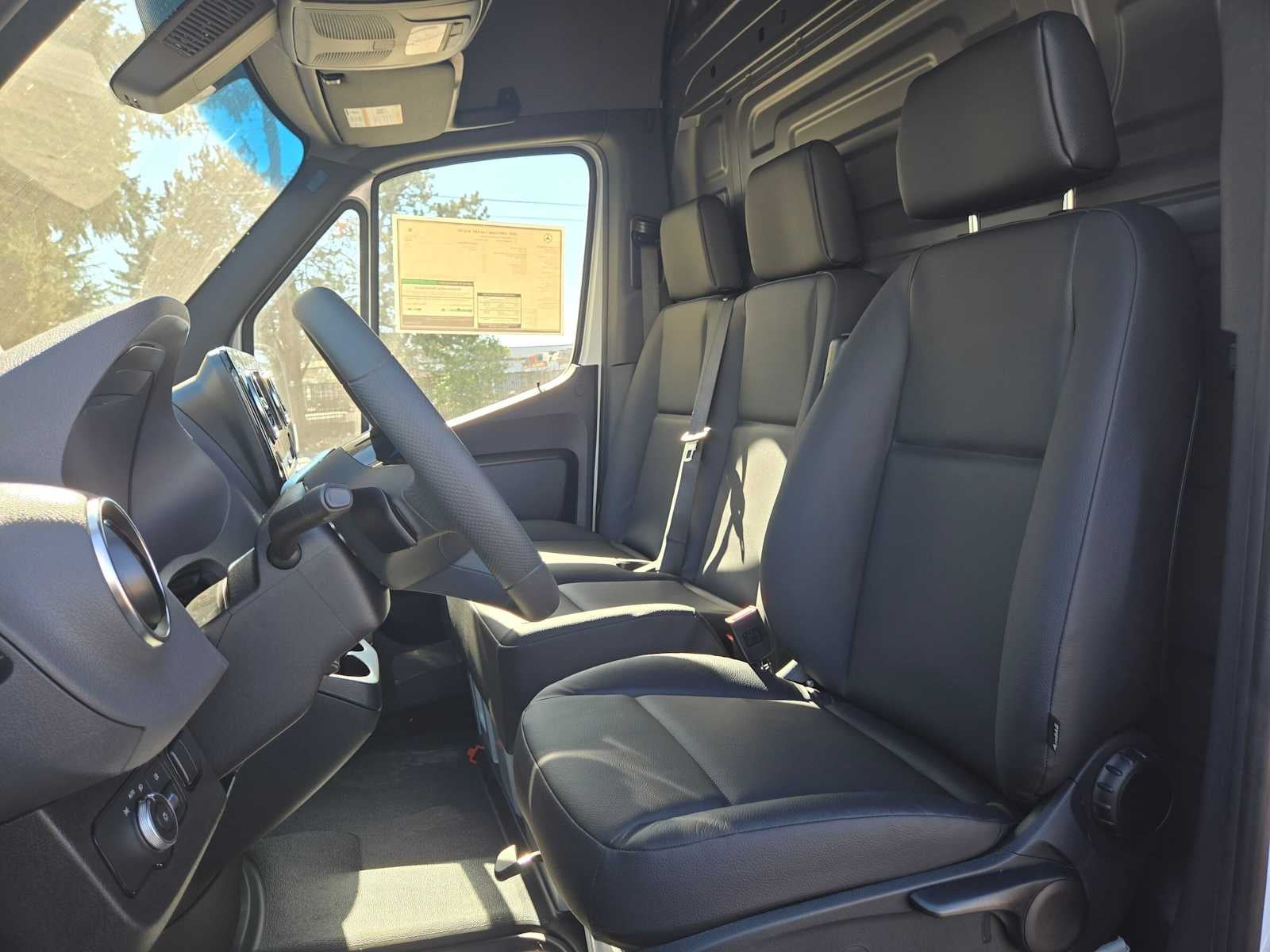 2026 Mercedes-Benz Sprinter Cargo 2500 Standard Roof I4 Diesel 144 RWD