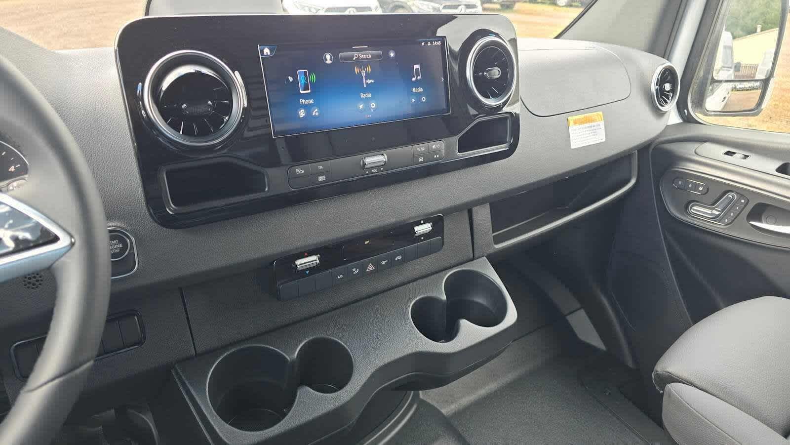 2026 Mercedes-Benz Sprinter 2500 High Roof I4 Diesel 170 RWD