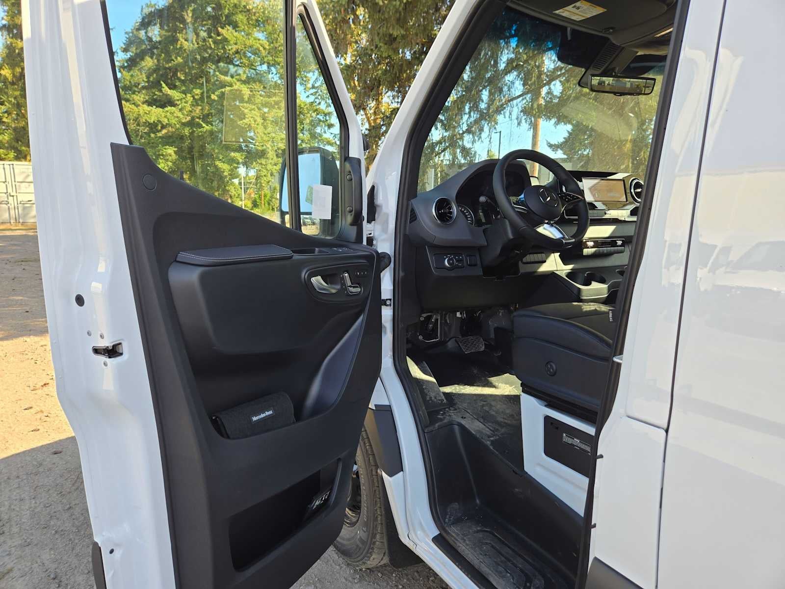 2026 Mercedes-Benz Sprinter Cargo 2500 High Roof I4 Diesel 170 RWD