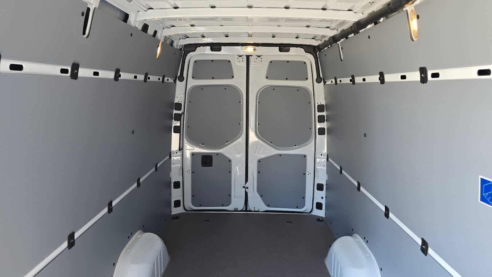 2026 Mercedes-Benz Sprinter 2500 High Roof I4 Diesel 170 RWD