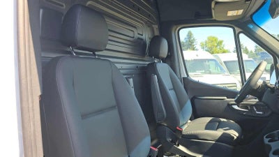 2026 Mercedes-Benz Sprinter 2500 High Roof I4 Diesel 170 RWD