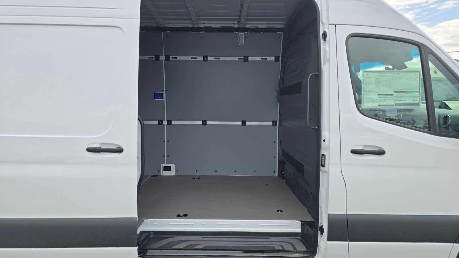 2026 Mercedes-Benz Sprinter 2500 High Roof I4 Diesel 170 RWD