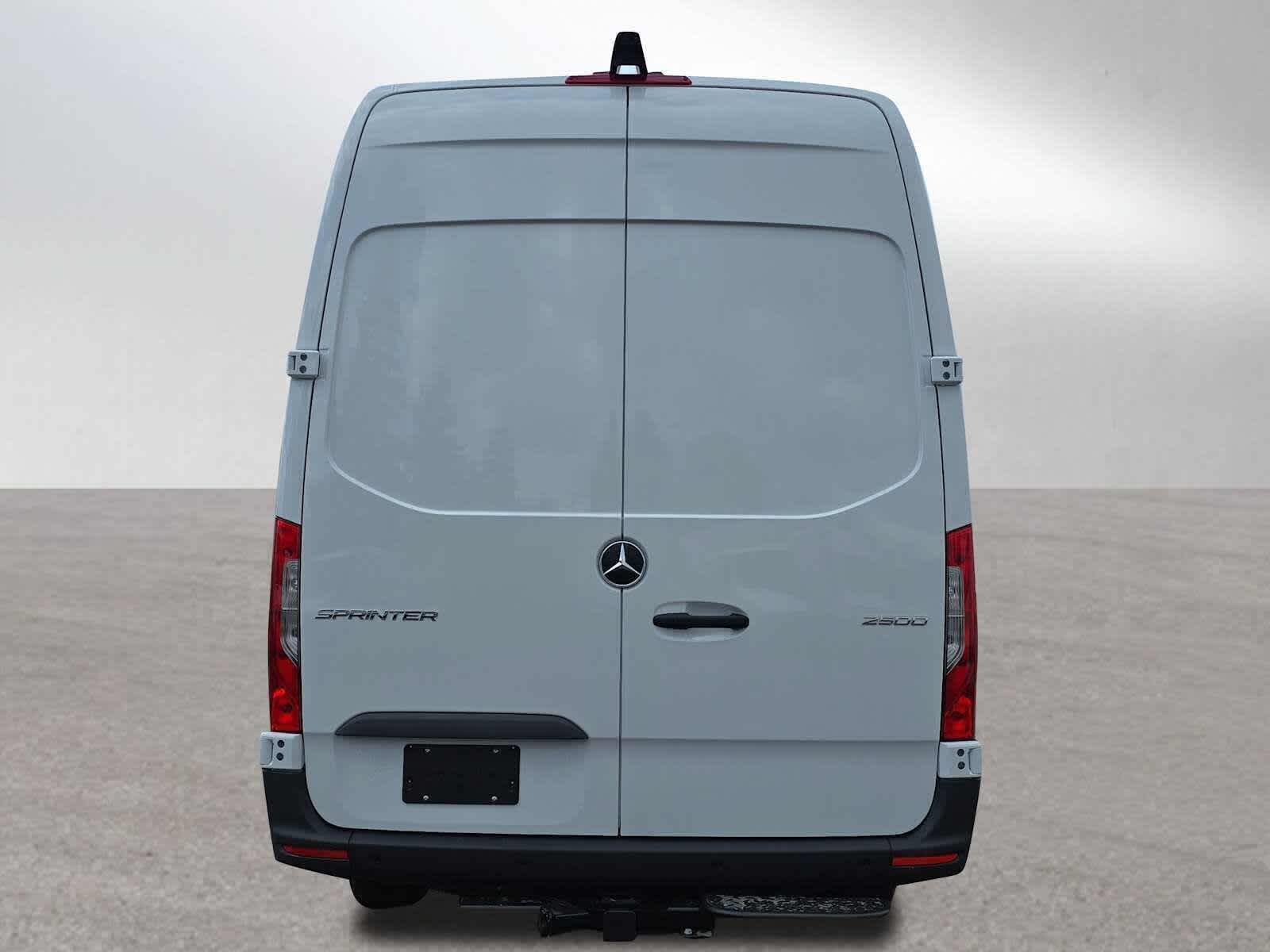 2026 Mercedes-Benz Sprinter 2500 High Roof I4 Diesel 170 RWD