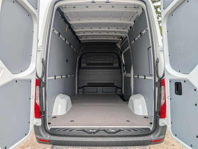 2026 Mercedes-Benz Sprinter 2500 High Roof I4 Diesel 170 RWD