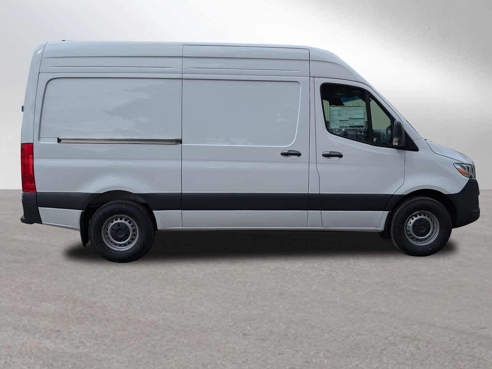 2026 Mercedes-Benz Sprinter 2500 High Roof I4 Diesel 170 RWD