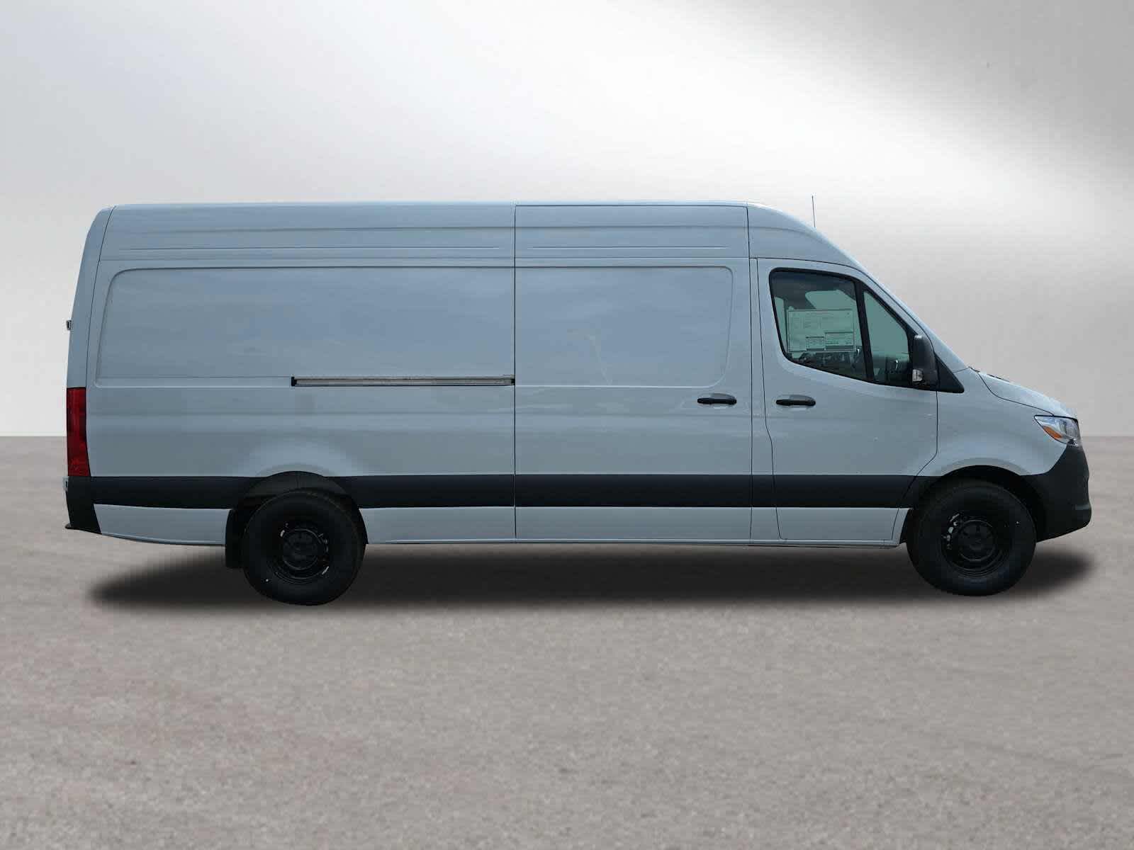 2026 Mercedes-Benz Sprinter 2500 High Roof I4 Diesel 170 RWD