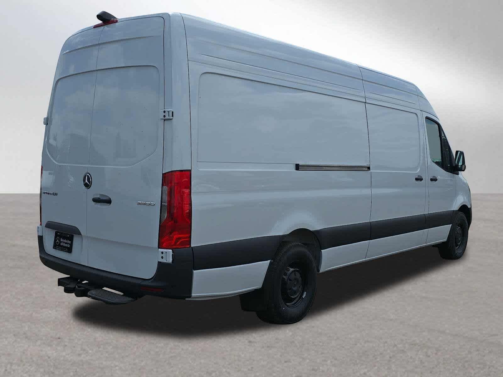 2026 Mercedes-Benz Sprinter 2500 High Roof I4 Diesel 170 RWD
