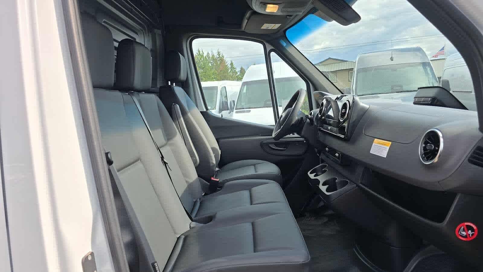 2026 Mercedes-Benz Sprinter 2500 High Roof I4 Diesel 170 RWD