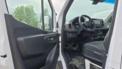 2026 Mercedes-Benz Sprinter 2500 High Roof I4 Diesel 170 RWD