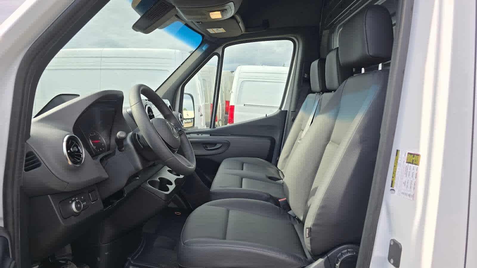2026 Mercedes-Benz Sprinter 2500 High Roof I4 Diesel 170 RWD