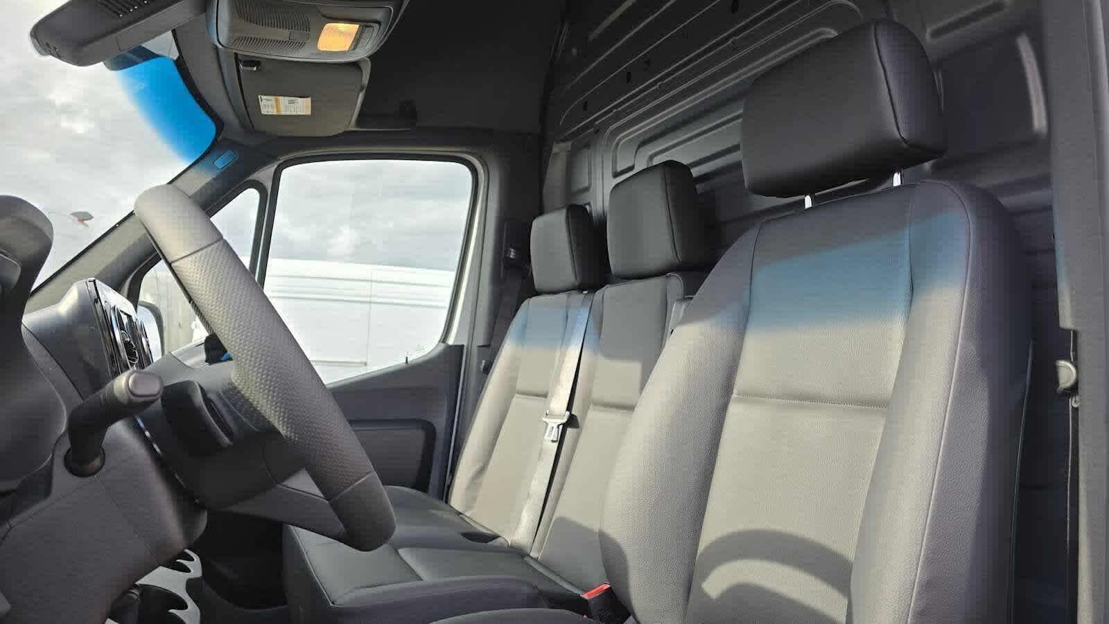 2026 Mercedes-Benz Sprinter 2500 High Roof I4 Diesel 170 RWD