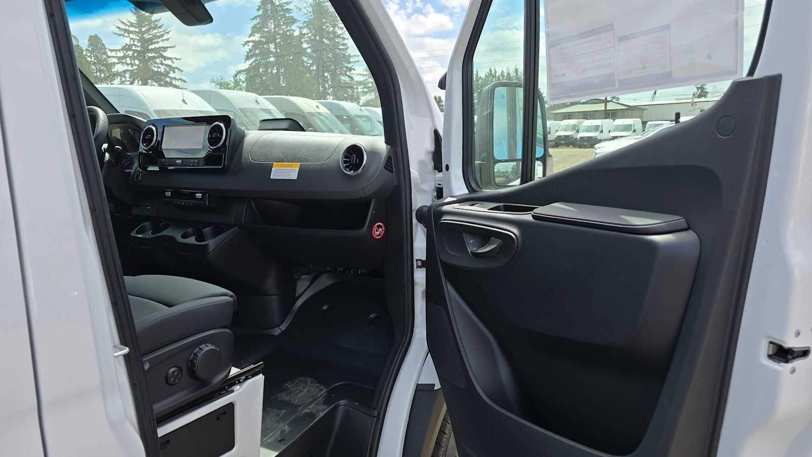 2026 Mercedes-Benz Sprinter Cargo 2500 High Roof I4 Diesel 170 RWD