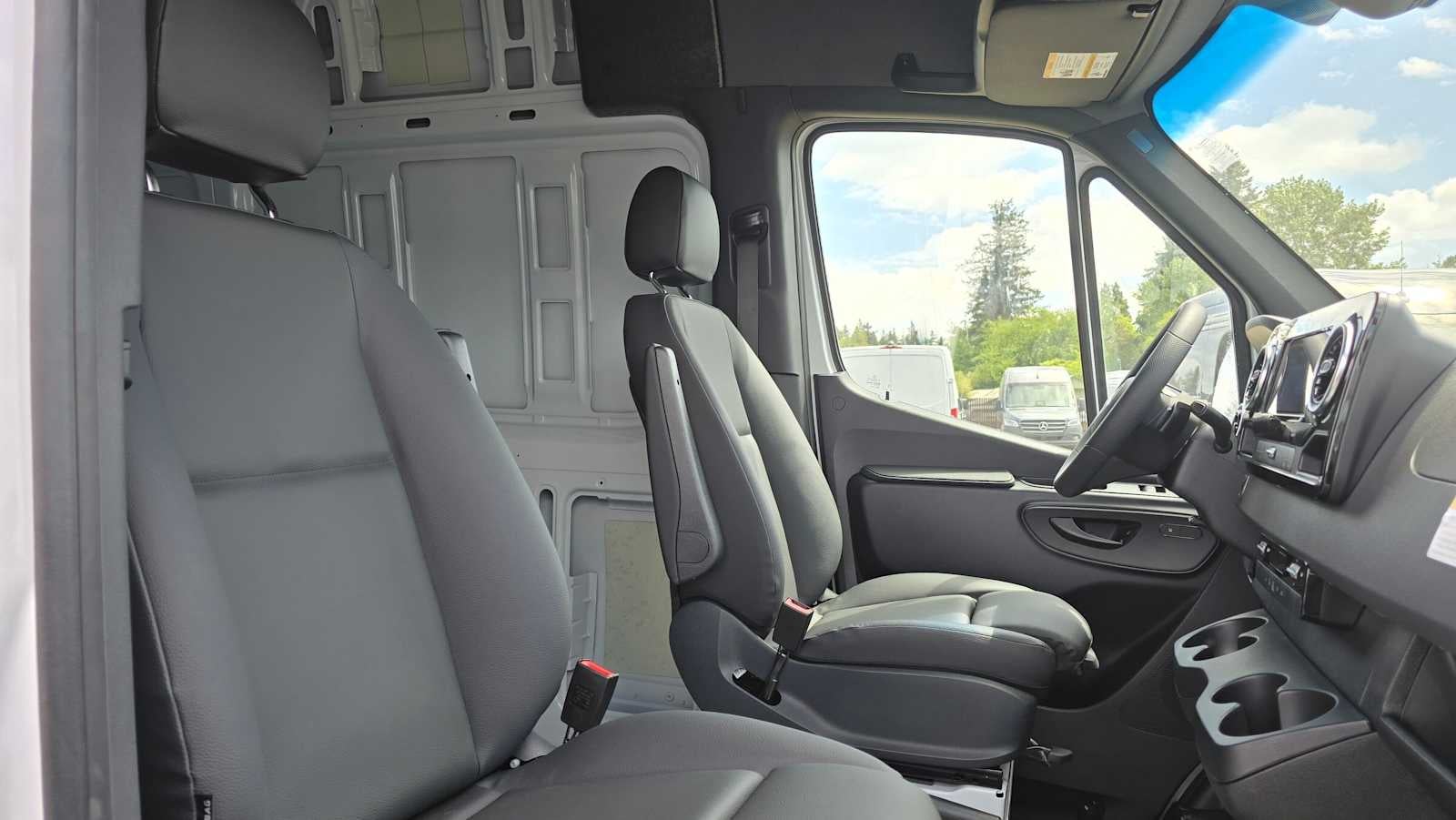 2026 Mercedes-Benz Sprinter Cargo 2500 High Roof I4 Diesel 170 RWD