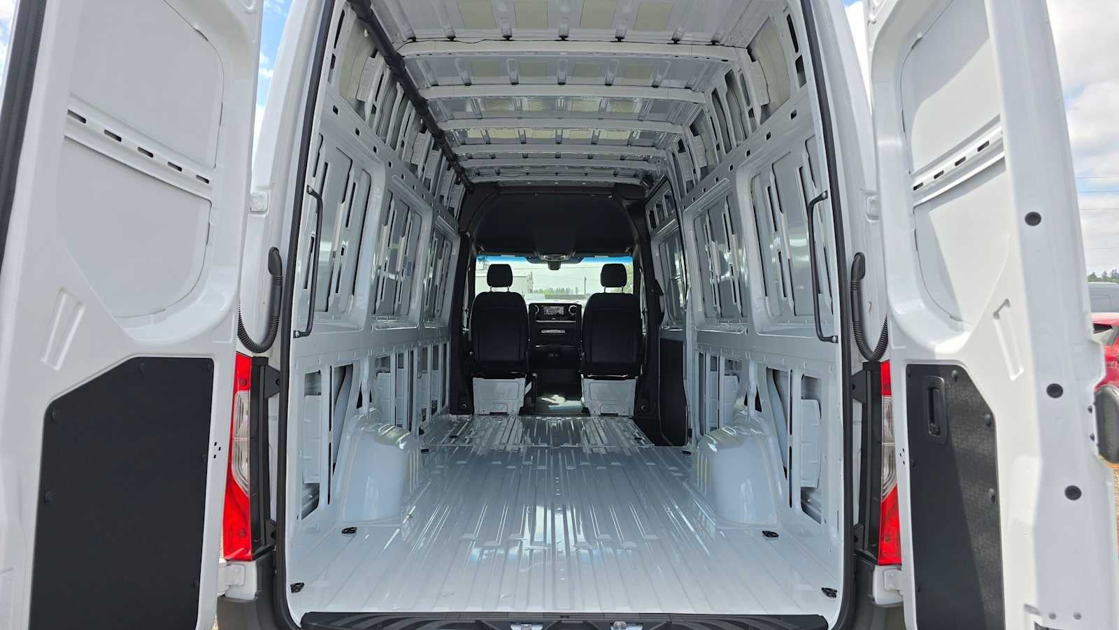 2026 Mercedes-Benz Sprinter Cargo 2500 High Roof I4 Diesel 170 RWD