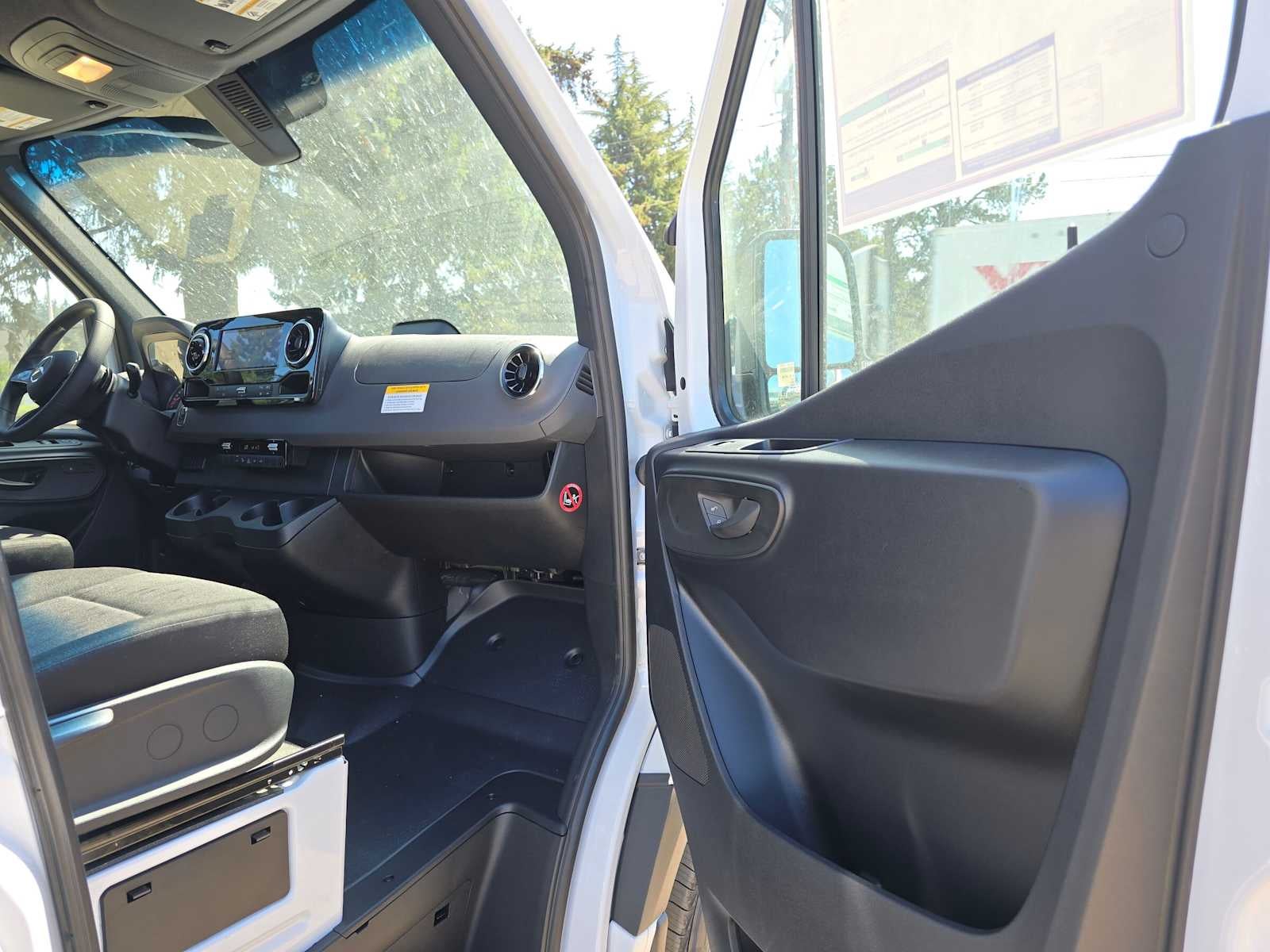 2026 Mercedes-Benz Sprinter 2500 High Roof I4 Diesel 170 RWD