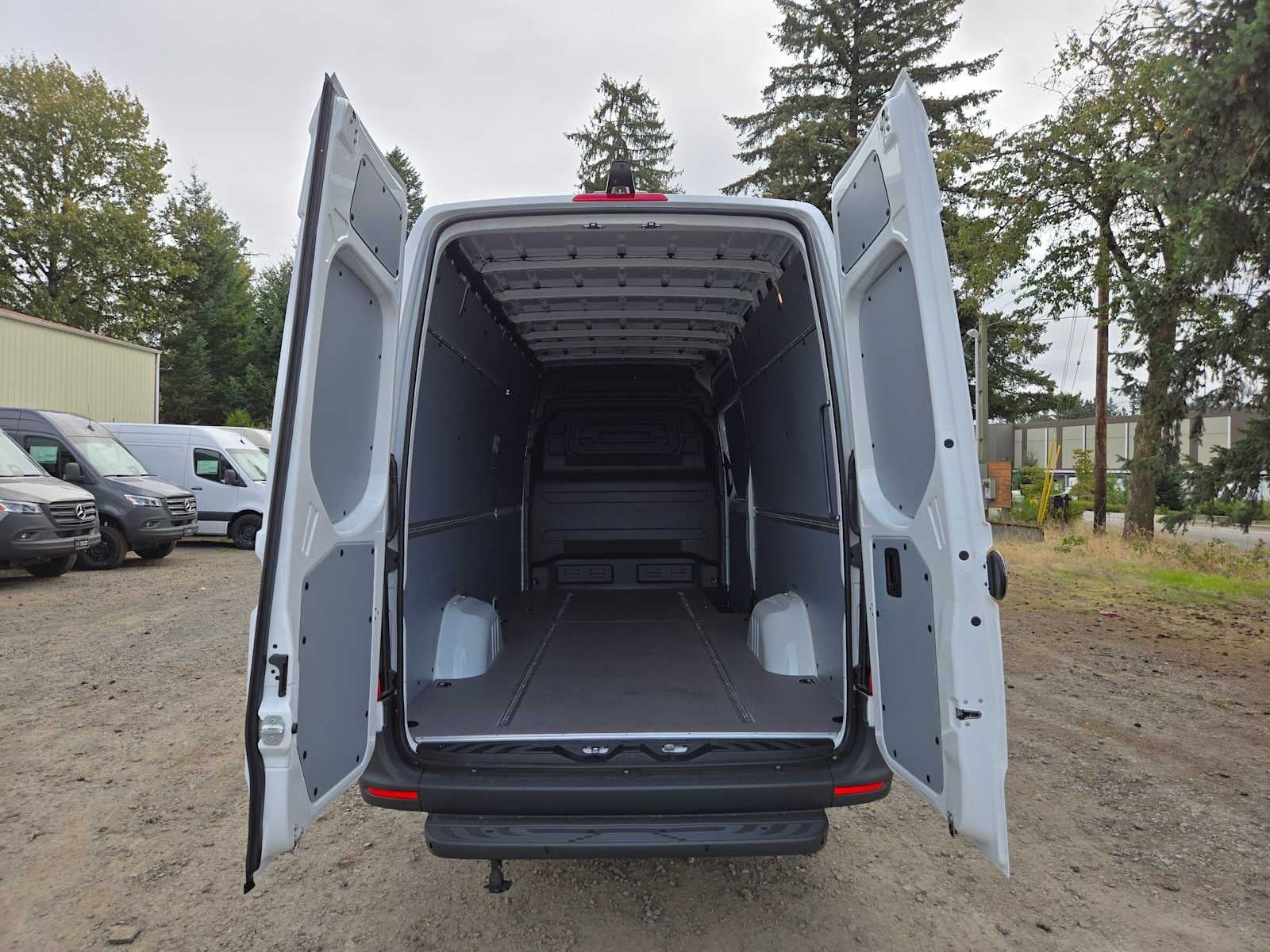 2026 Mercedes-Benz Sprinter Cargo 2500 High Roof I4 Diesel 170 RWD