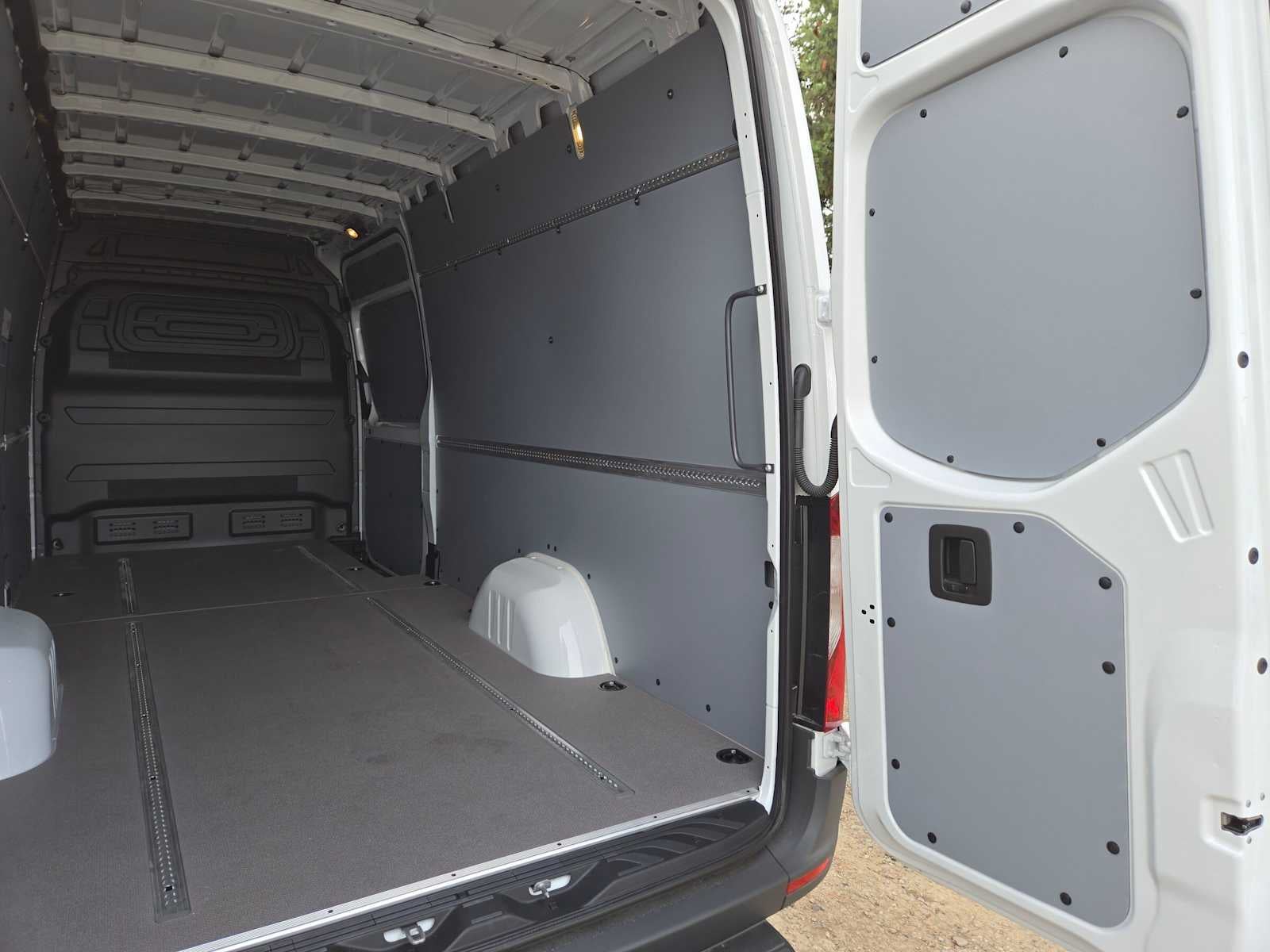 2026 Mercedes-Benz Sprinter Cargo 2500 High Roof I4 Diesel 170 RWD
