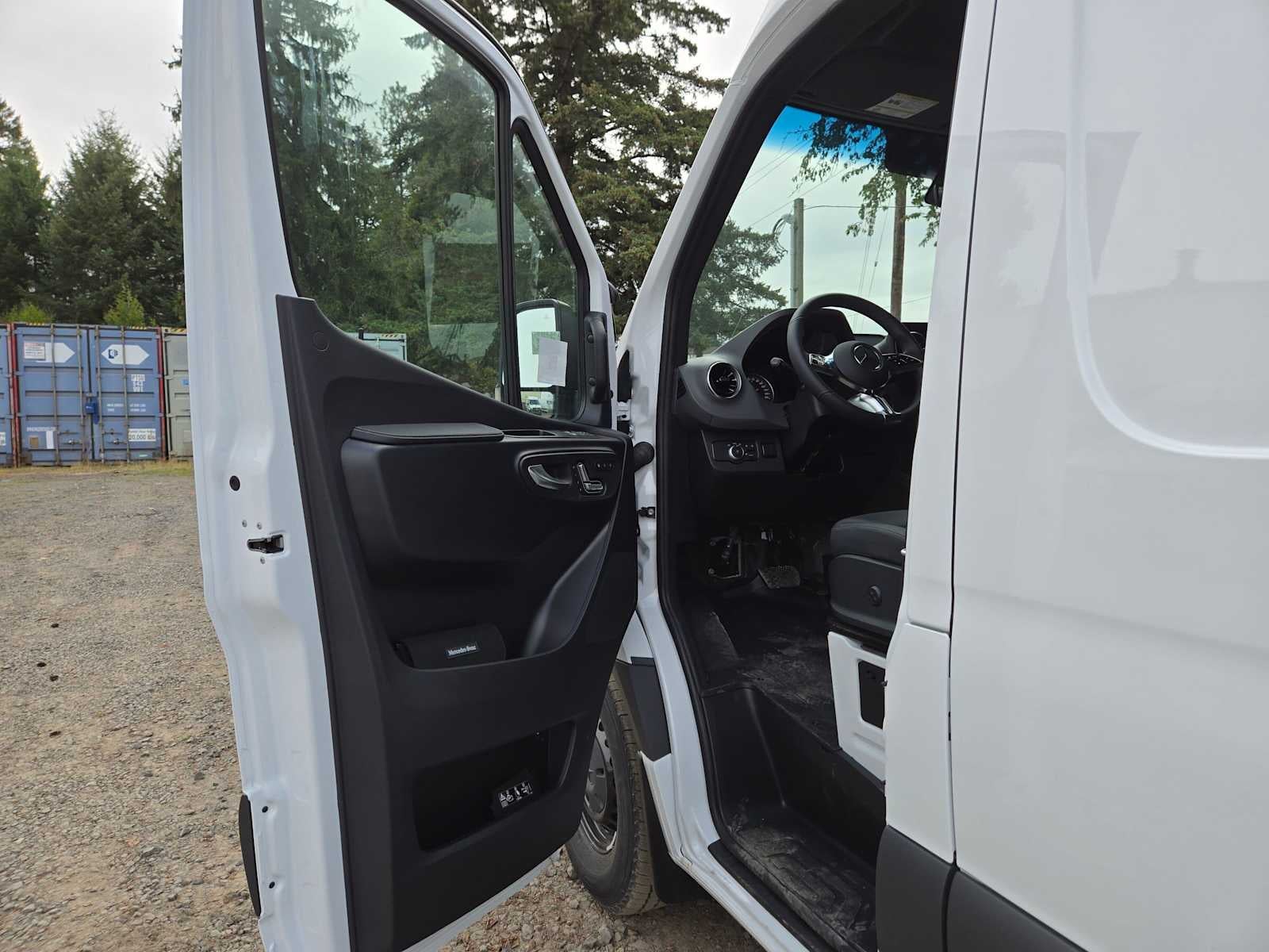 2026 Mercedes-Benz Sprinter Cargo 2500 High Roof I4 Diesel 170 RWD