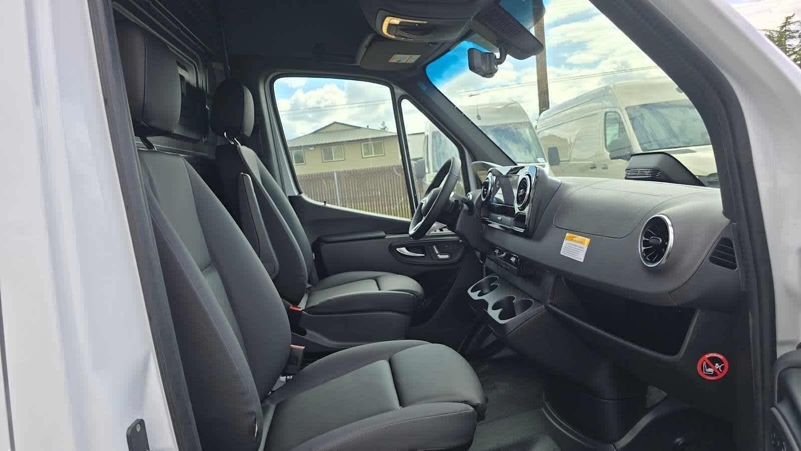 2026 Mercedes-Benz Sprinter 2500 High Roof I4 Diesel 170 RWD