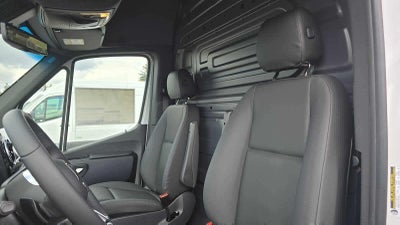 2026 Mercedes-Benz Sprinter 2500 High Roof I4 Diesel 170 RWD