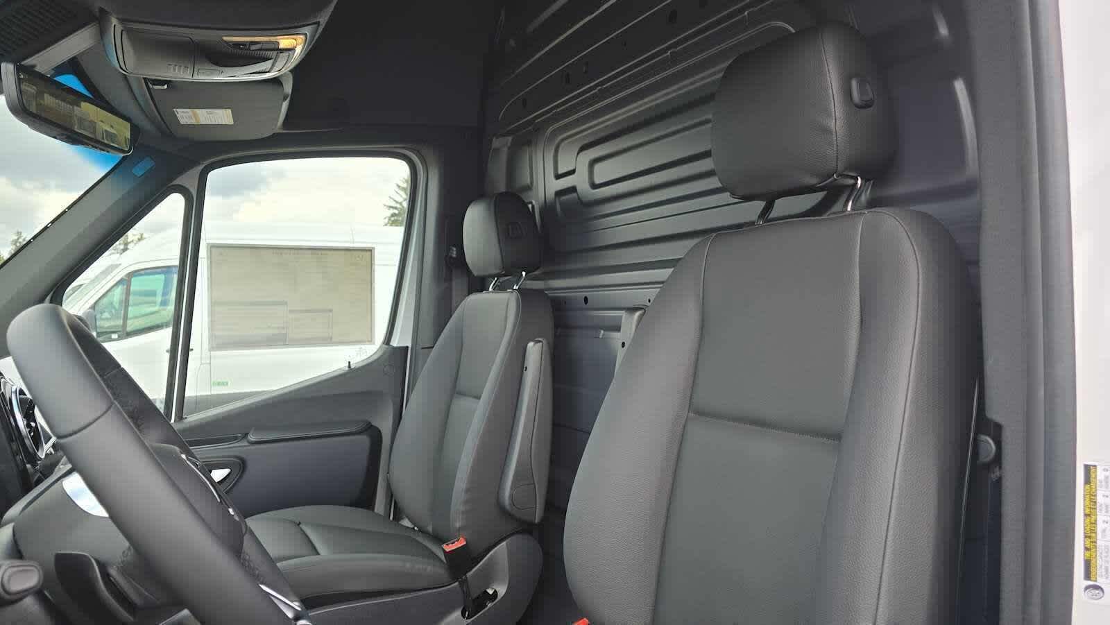 2026 Mercedes-Benz Sprinter 2500 High Roof I4 Diesel 170 RWD