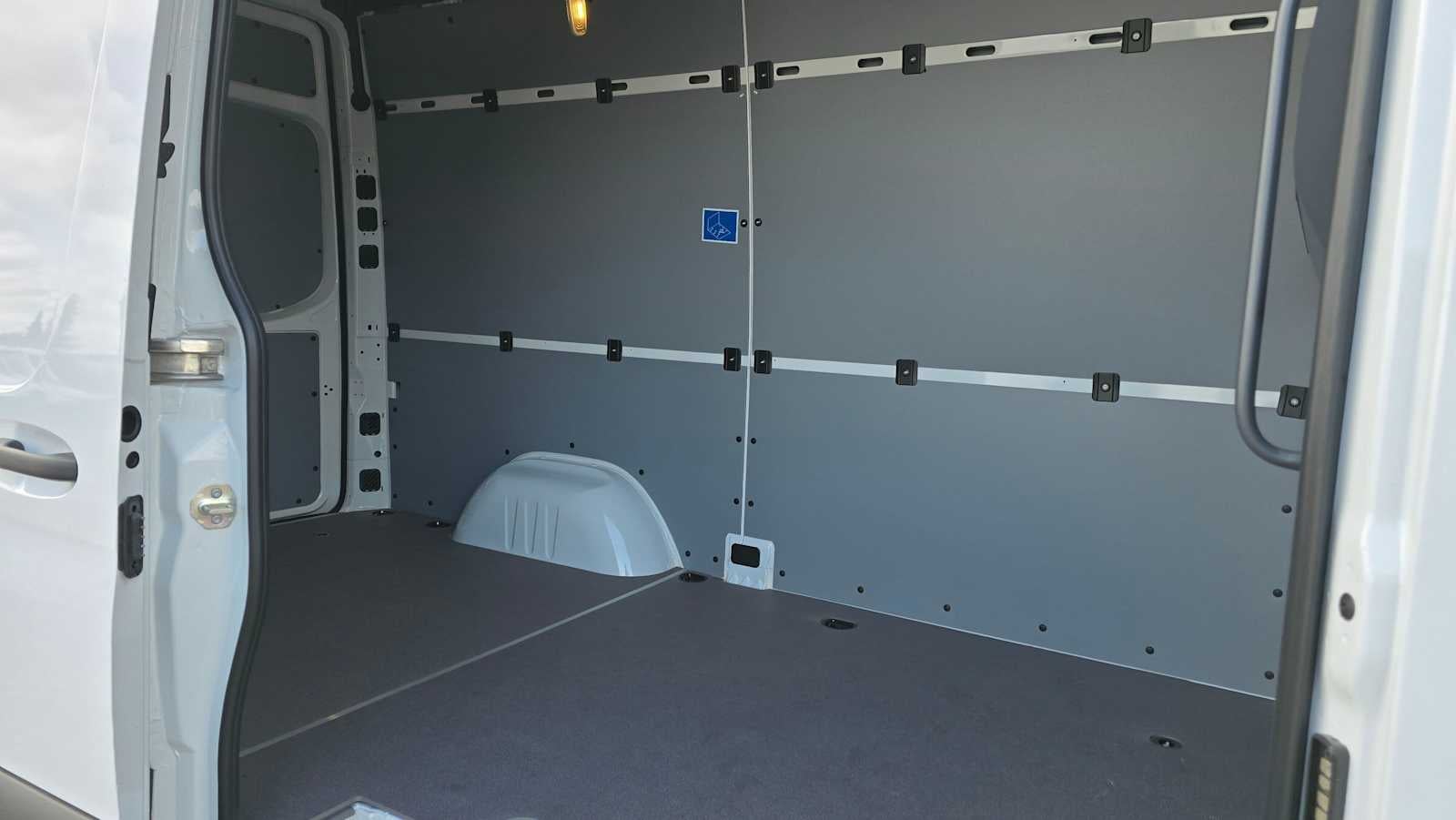 2026 Mercedes-Benz Sprinter 2500 High Roof I4 Diesel 170 RWD