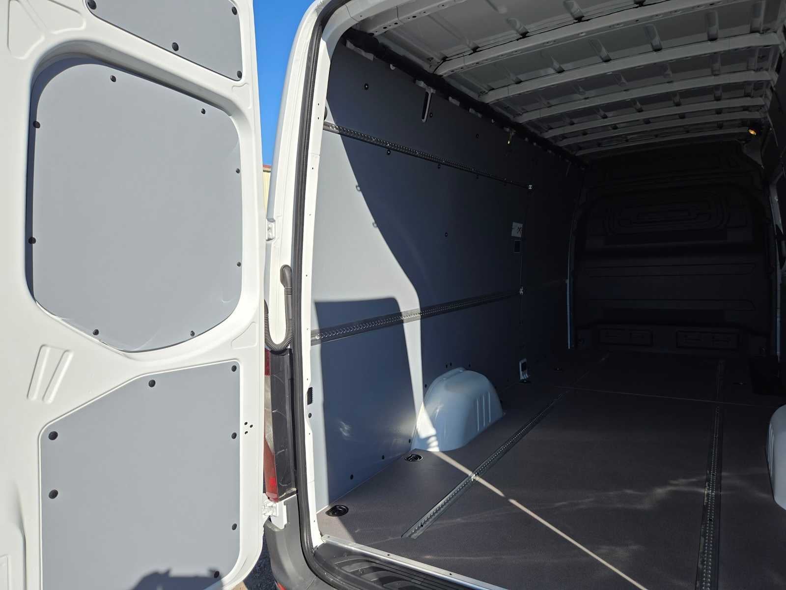 2026 Mercedes-Benz Sprinter Cargo 2500 High Roof I4 Diesel 170 RWD