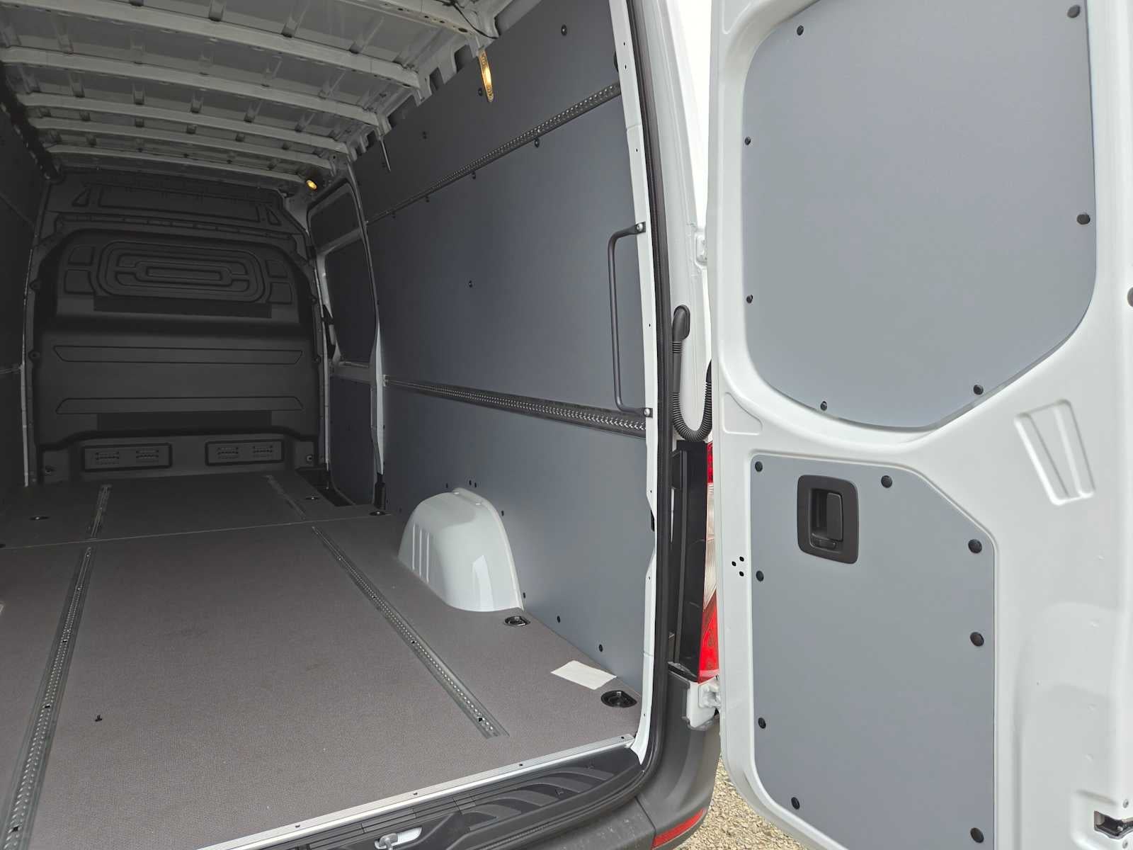 2026 Mercedes-Benz Sprinter Cargo 2500 High Roof I4 Diesel 170 RWD
