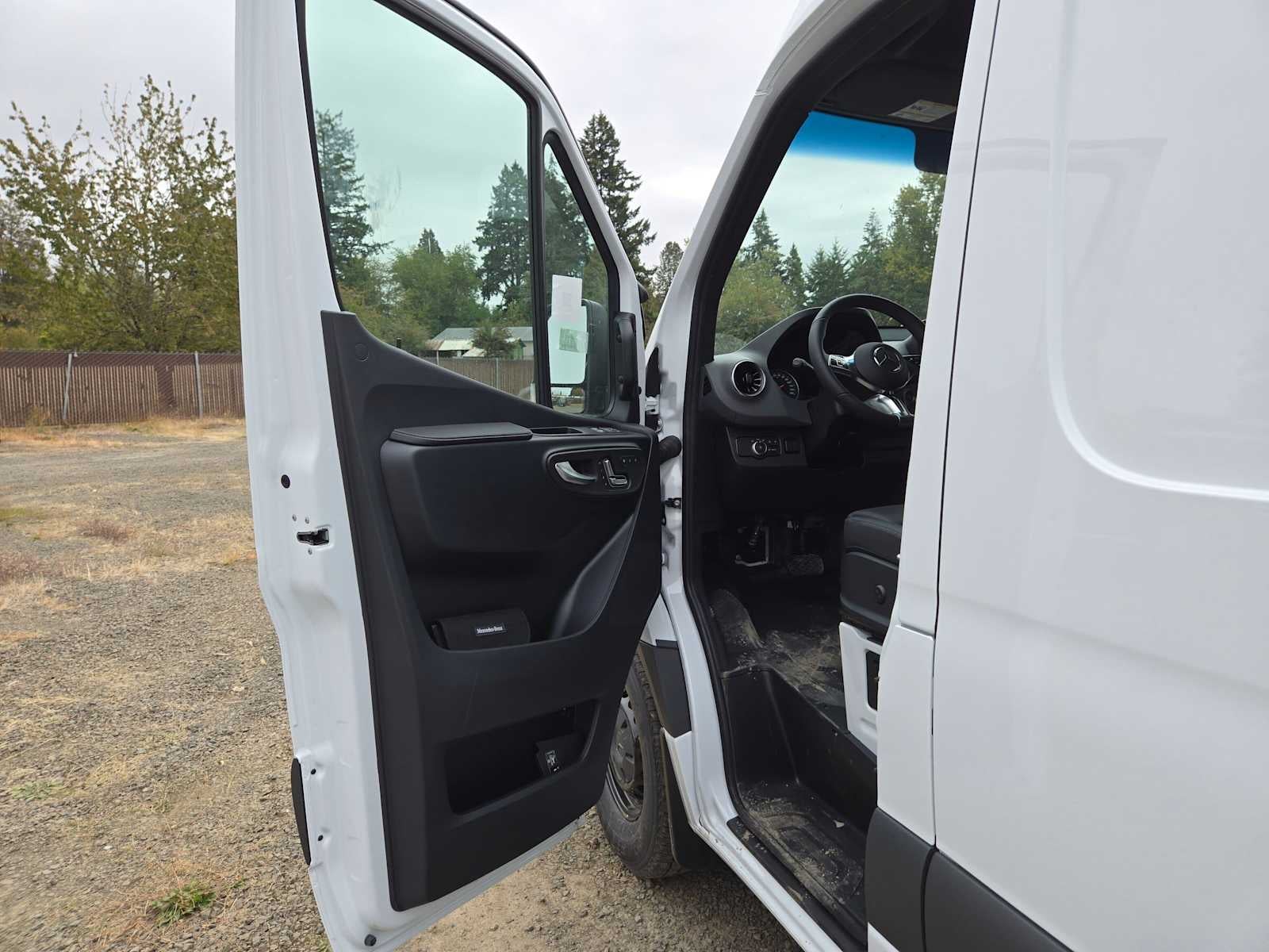 2026 Mercedes-Benz Sprinter Cargo 2500 High Roof I4 Diesel 170 RWD