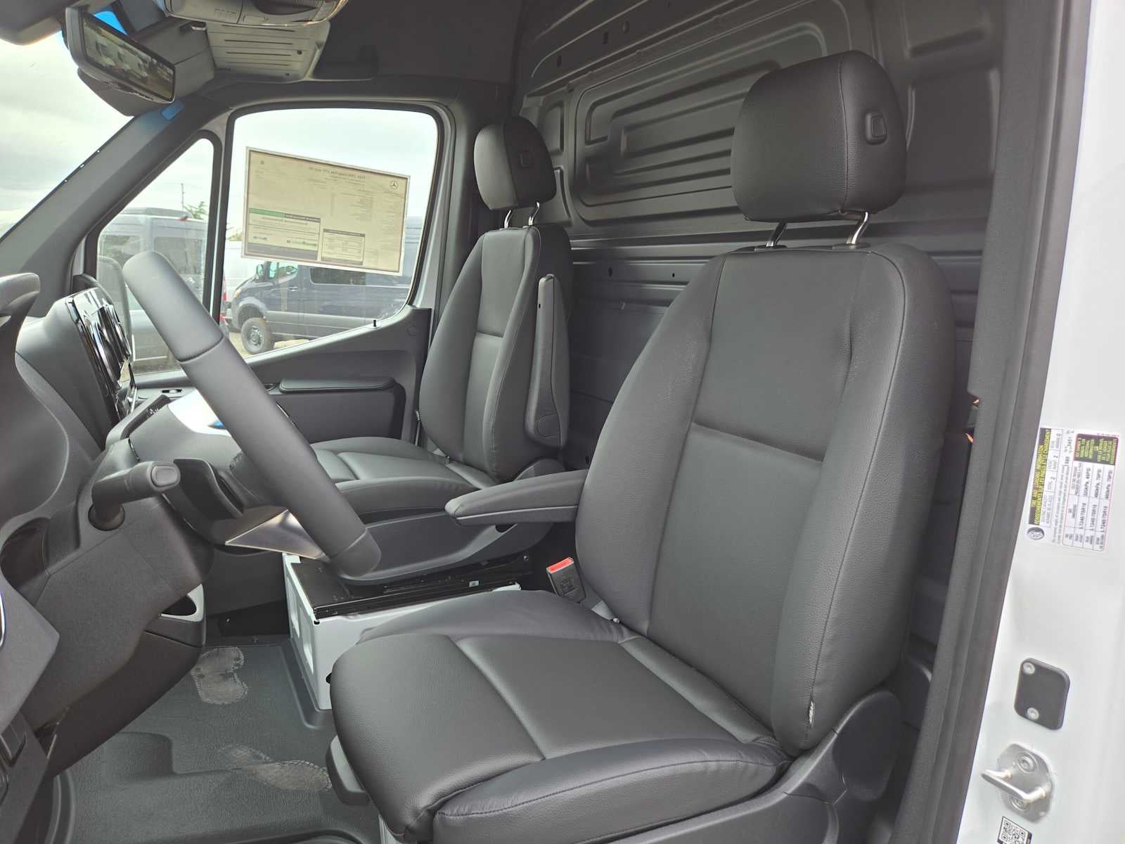 2026 Mercedes-Benz Sprinter Cargo 2500 High Roof I4 Diesel 170 RWD