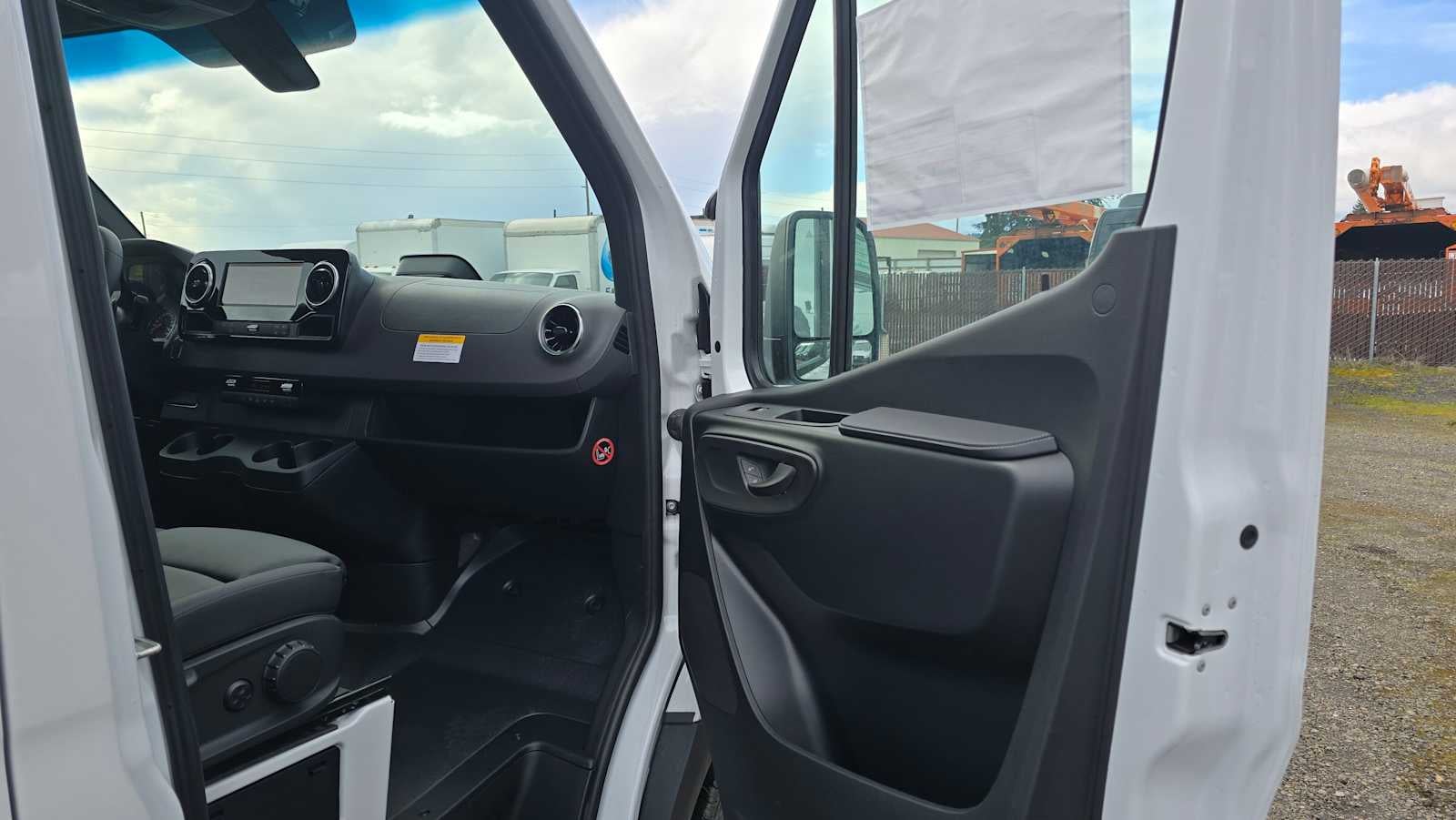 2026 Mercedes-Benz Sprinter 2500 High Roof I4 Diesel 170" RWD