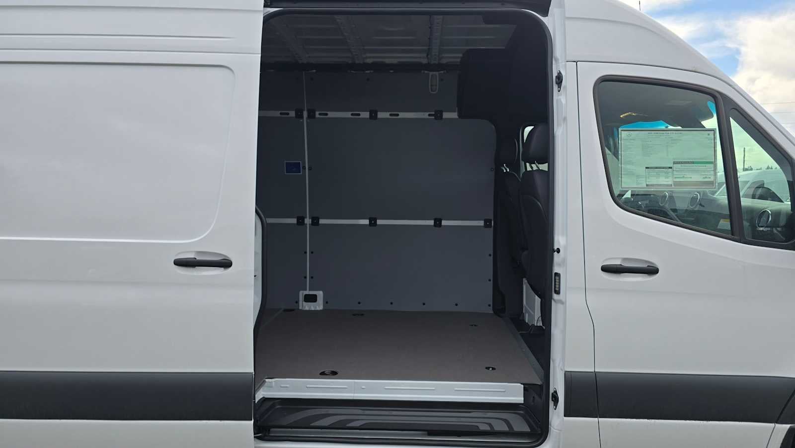 2026 Mercedes-Benz Sprinter 2500 High Roof I4 Diesel 170" RWD