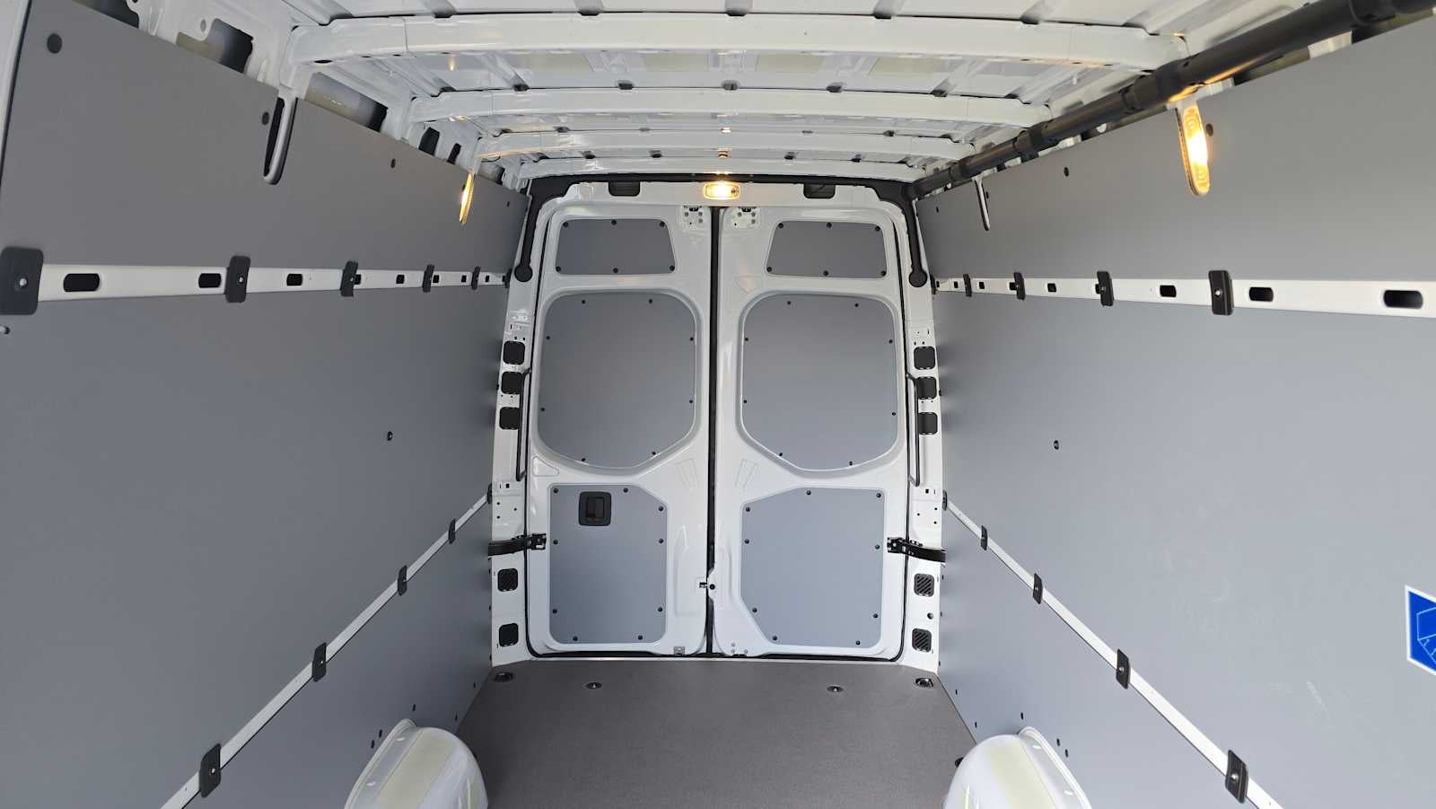 2026 Mercedes-Benz Sprinter 2500 High Roof I4 Diesel 170" RWD