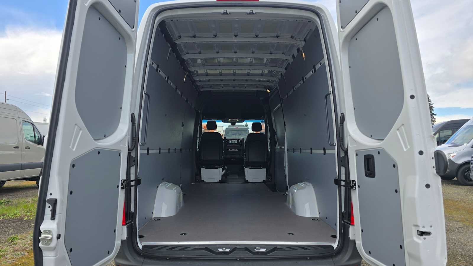 2026 Mercedes-Benz Sprinter 2500 High Roof I4 Diesel 170" RWD