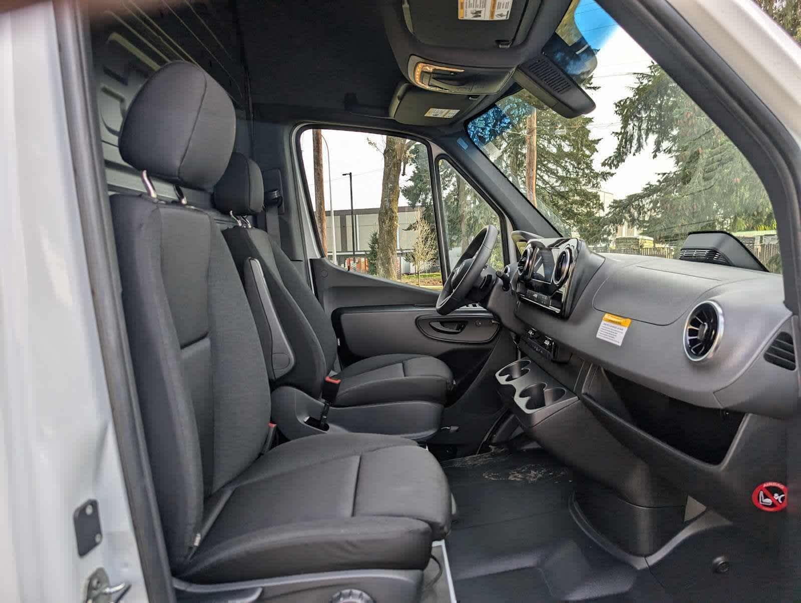 2026 Mercedes-Benz Sprinter 2500 High Roof I4 Diesel 170 RWD