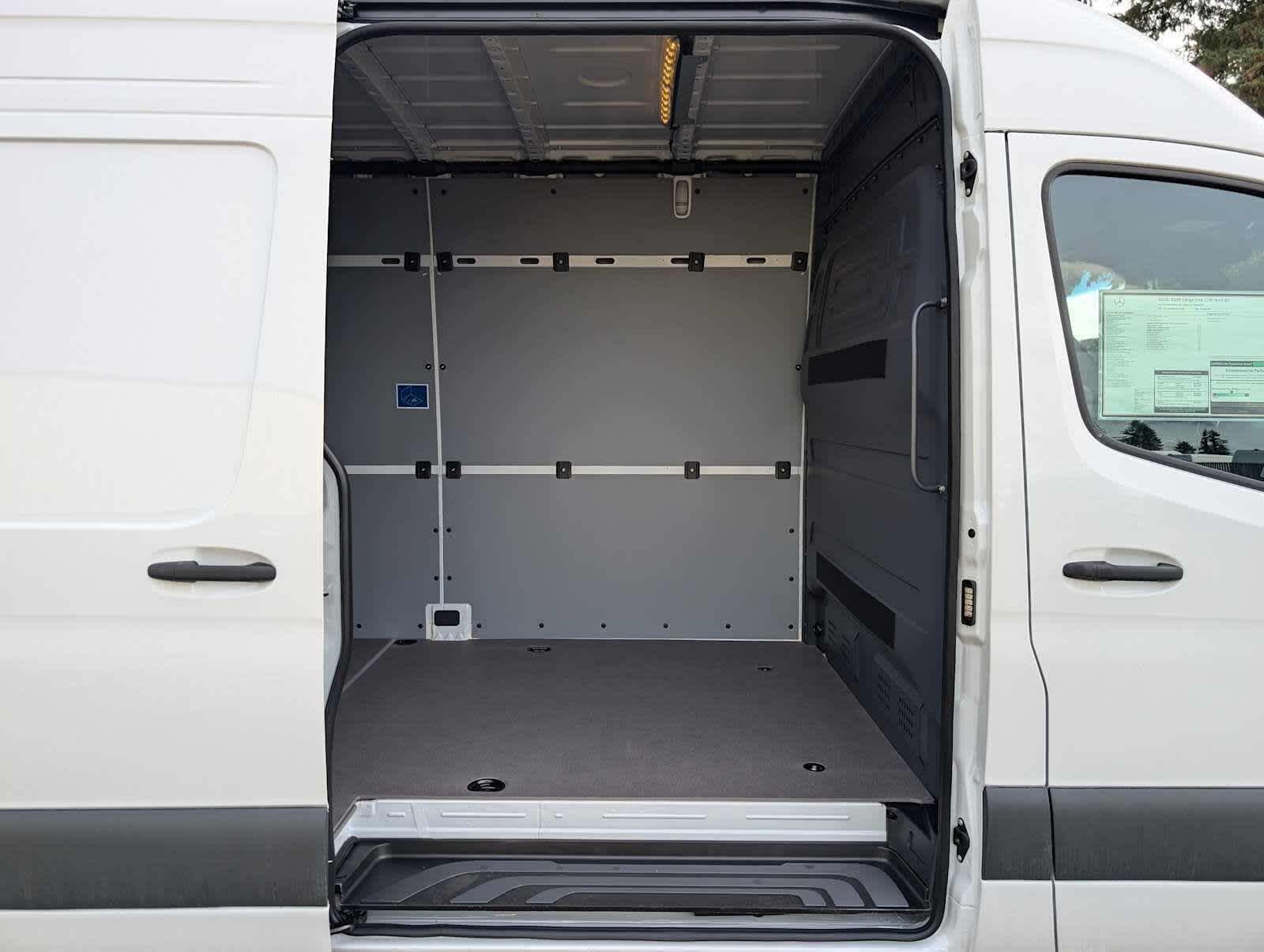 2026 Mercedes-Benz Sprinter 2500 High Roof I4 Diesel 170 RWD