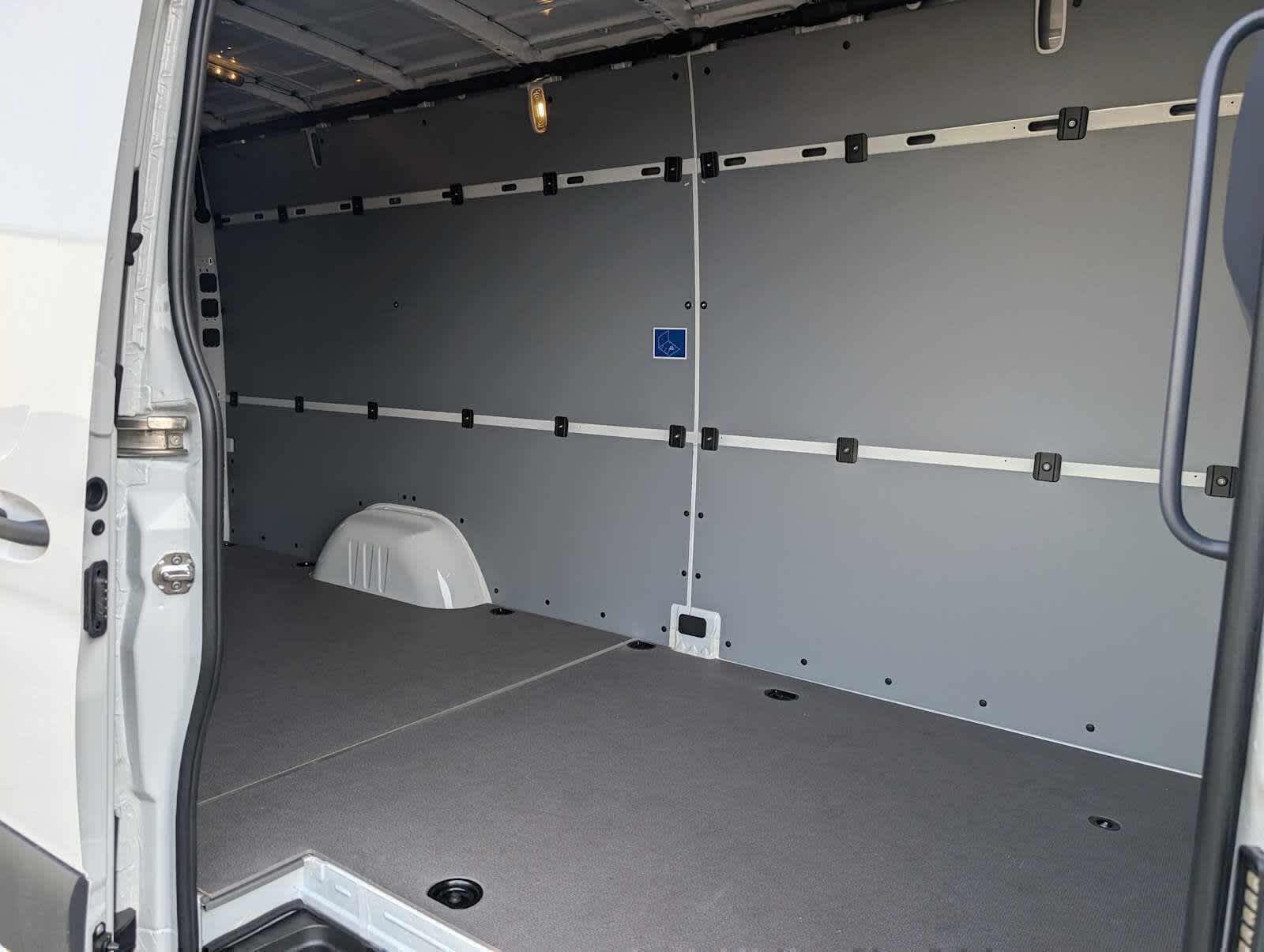 2026 Mercedes-Benz Sprinter 2500 High Roof I4 Diesel 170 RWD