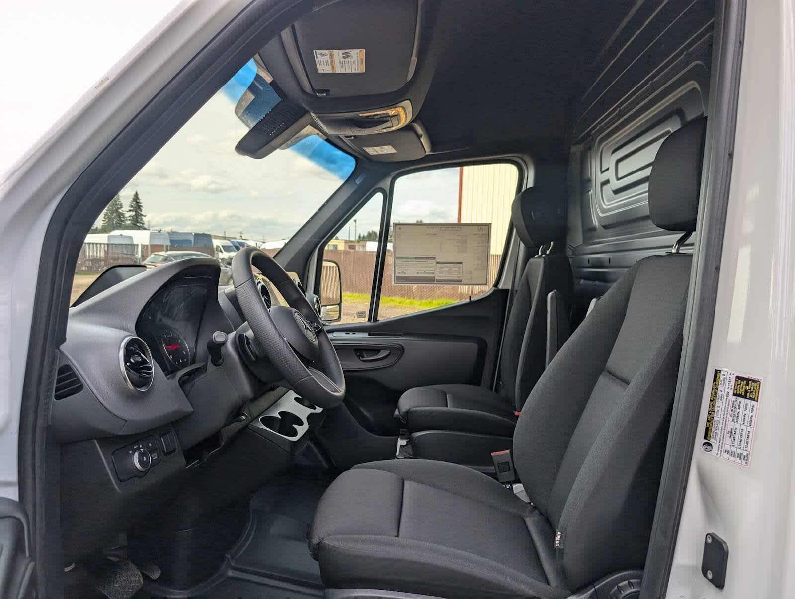2026 Mercedes-Benz Sprinter 2500 High Roof I4 Diesel 170 RWD
